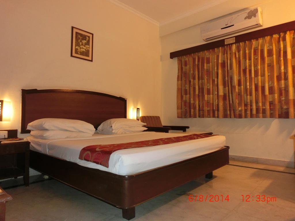Hotel Thulashi Park Ченнаи Номер фото