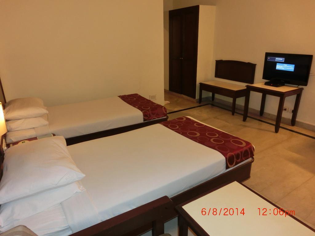 Hotel Thulashi Park Ченнаи Номер фото