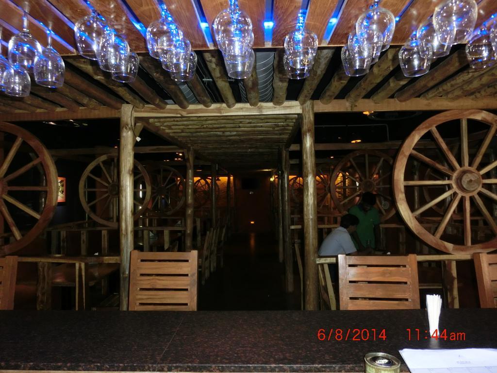 Hotel Thulashi Park Ченнаи Экстерьер фото